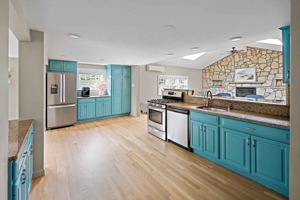 28 Ridge Street Arlington, MA 02474 - Photo 6 of 26