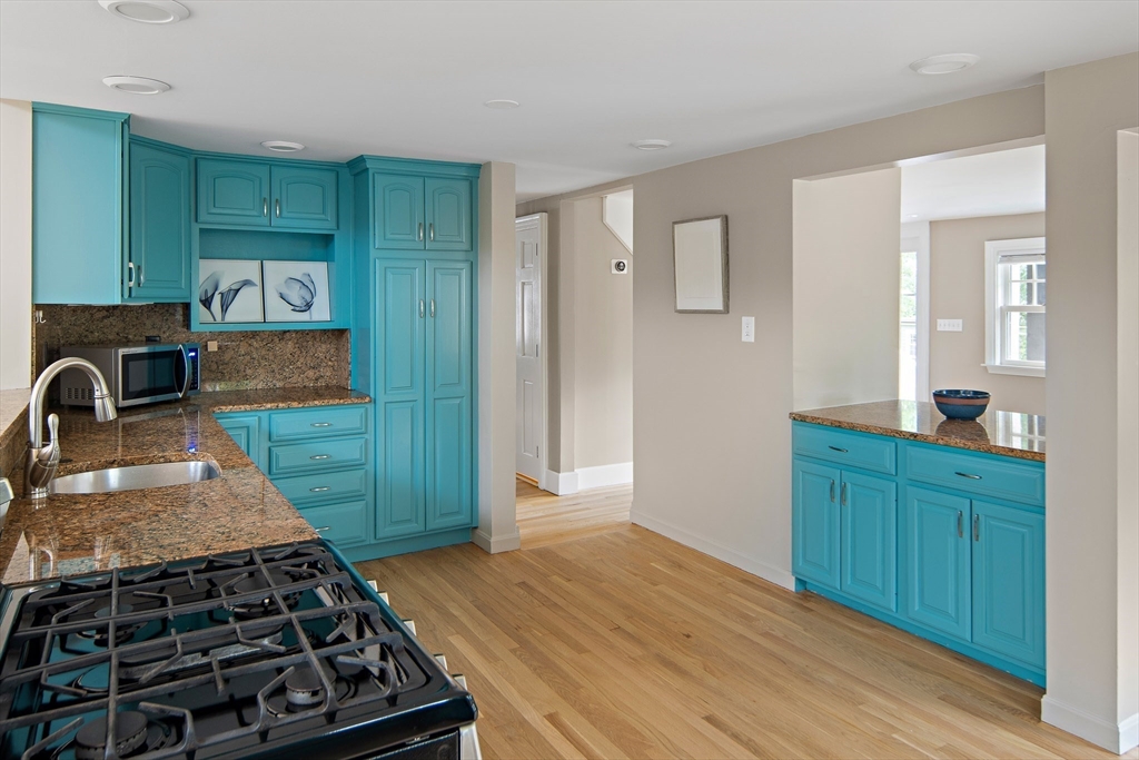 28 Ridge Street Arlington, MA 02474 - Photo 7 of 26