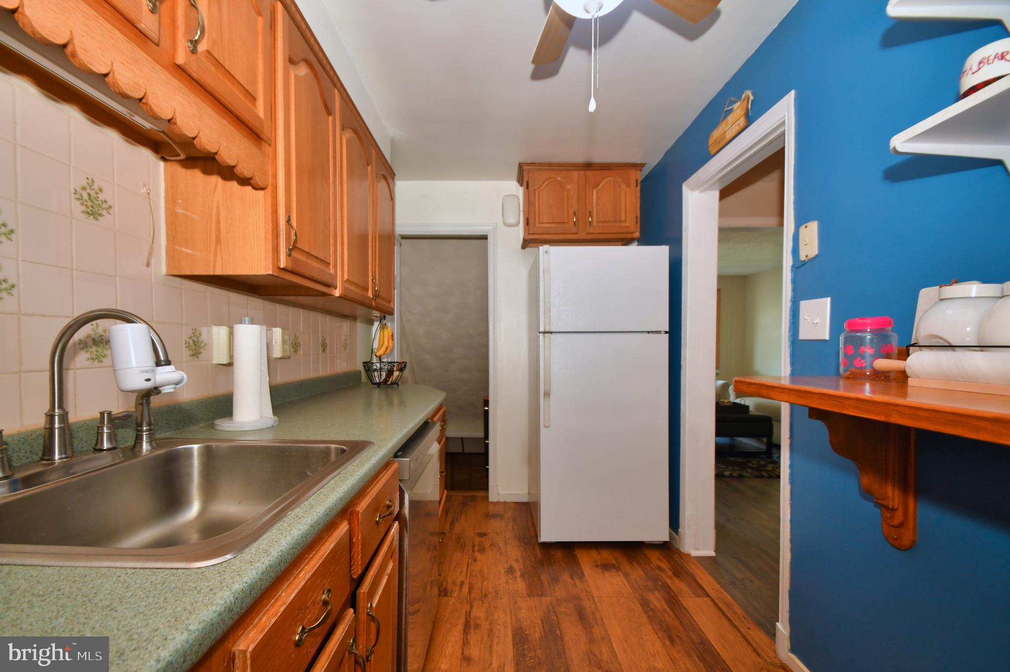 1949 Searles Road Baltimore, MD 21222 - Photo 14 of 45 Lots of counter space