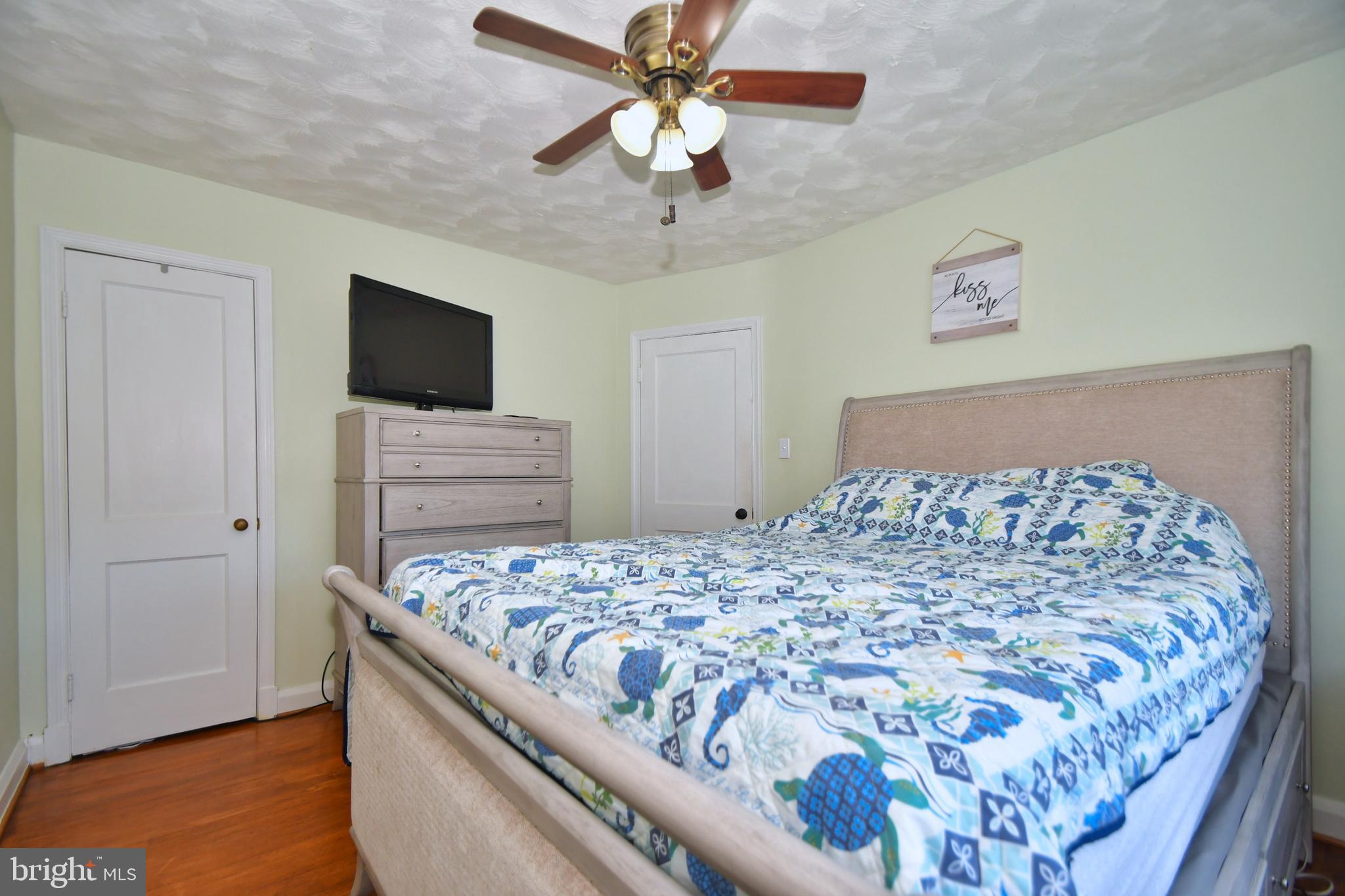 1949 Searles Road Baltimore, MD 21222 - Photo 19 of 45 Ceiling fan with lights