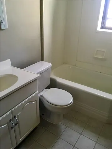 $925 | 666 Florida, Pittsburgh, PA 15228