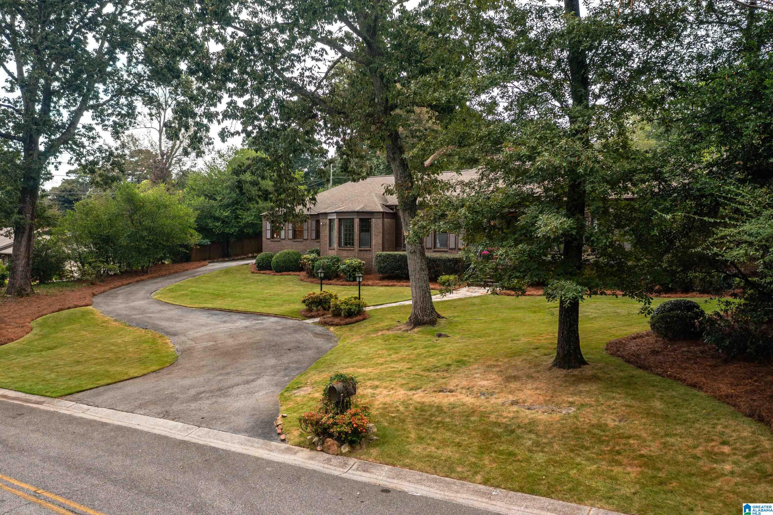 3812 Valley Head Road Birmingham, AL 35223 - Photo 5 of 65