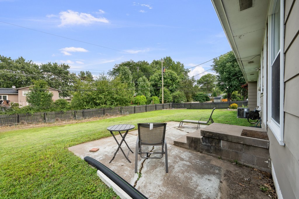 2831 Forest Road Davenport, IA 52803 - Photo 24 of 30