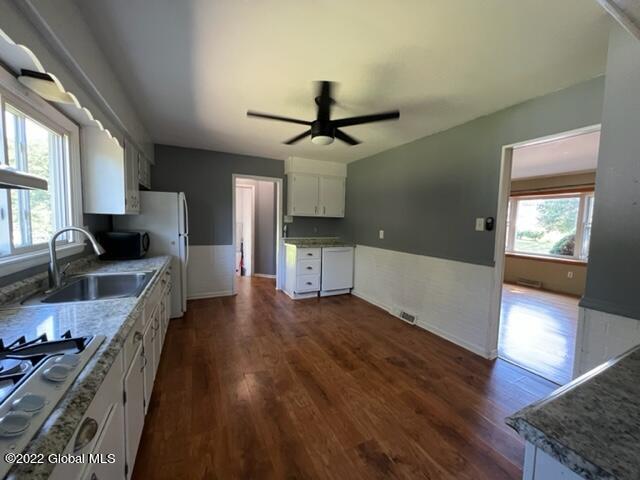4 Crestone Road Colonie, NY 12205 - Photo 3 of 21 kitchen34C