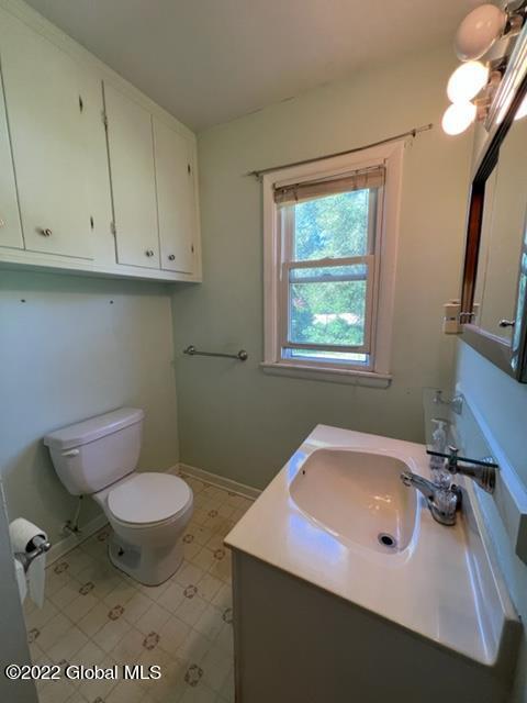 4 Crestone Road Colonie, NY 12205 - Photo 9 of 21 Bath34C