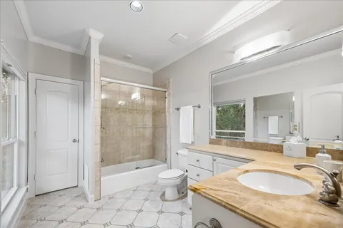 $1,570,000 | 5211 Pocahontas Street, Bellaire, TX 77401