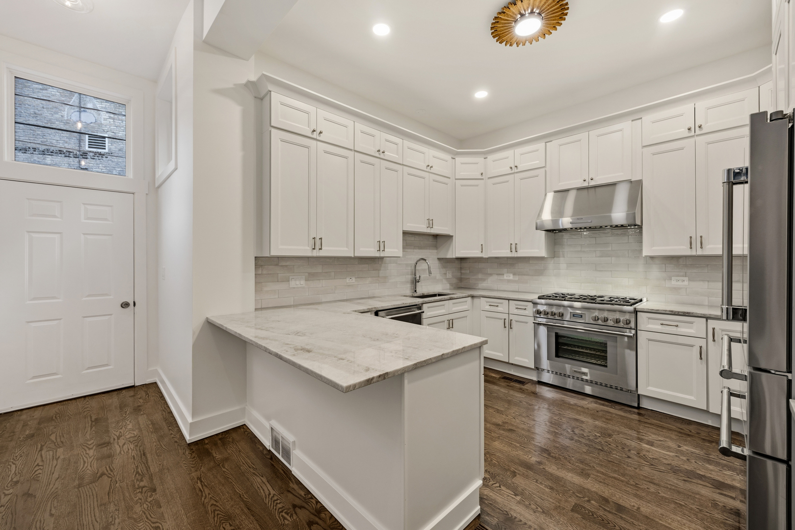 2107 North Clark Street Chicago, IL 60614 - Photo 12 of 39