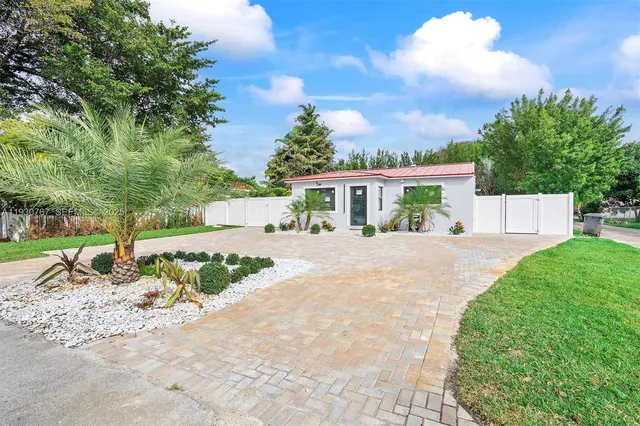 $3,500 | 1815 North 27th Avenue, Hollywood, FL 33020