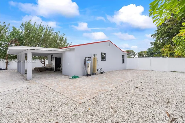 $3,500 | 1815 North 27th Avenue, Hollywood, FL 33020