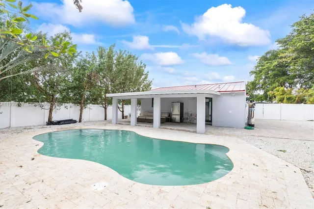 $3,500 | 1815 North 27th Avenue, Hollywood, FL 33020