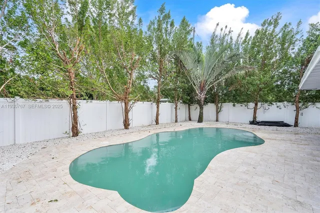 $3,500 | 1815 North 27th Avenue, Hollywood, FL 33020