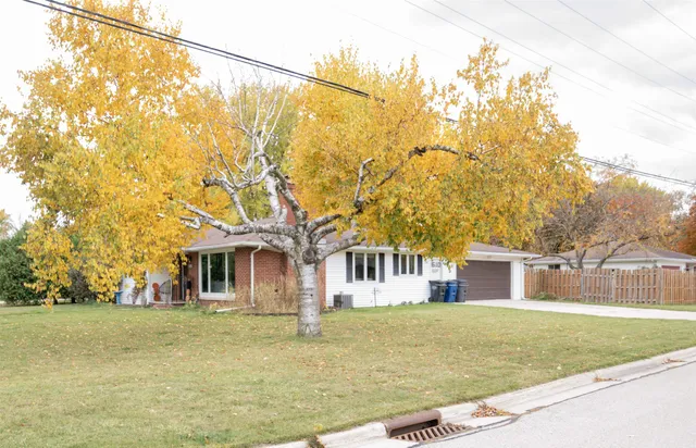 $329,900 | 3610 Sunnyslope Street, Green Bay, WI 54301