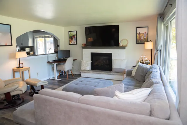 $329,900 | 3610 Sunnyslope Street, Green Bay, WI 54301