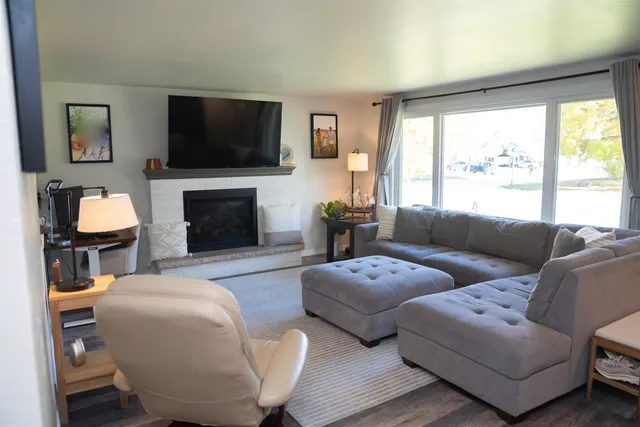 $329,900 | 3610 Sunnyslope Street, Green Bay, WI 54301