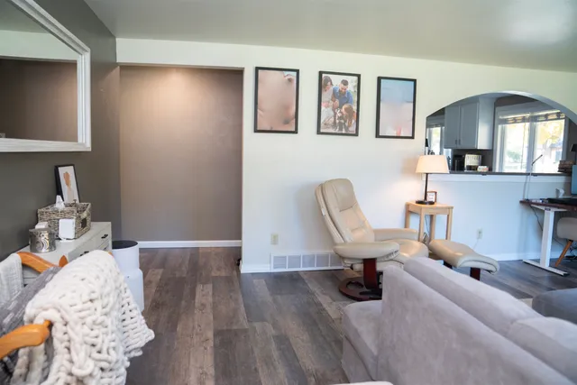 $329,900 | 3610 Sunnyslope Street, Green Bay, WI 54301