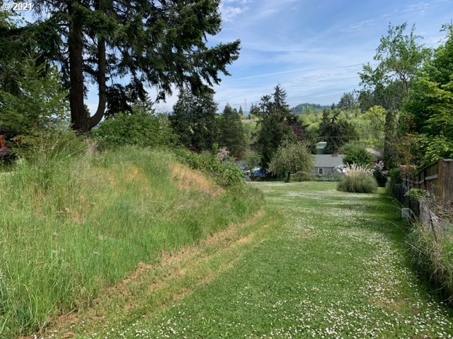 2114 Riverview Street Eugene, OR 97403 - Photo 2 of 28