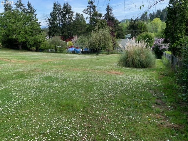 2114 Riverview Street Eugene, OR 97403 - Photo 15 of 28