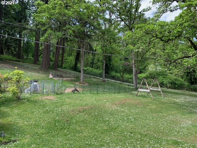 2114 Riverview Street Eugene, OR 97403 - Photo 7 of 28