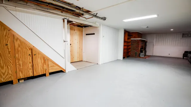 $385,000 | 671 Essex Street, Bangor, ME 04401