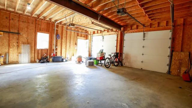 $385,000 | 671 Essex Street, Bangor, ME 04401