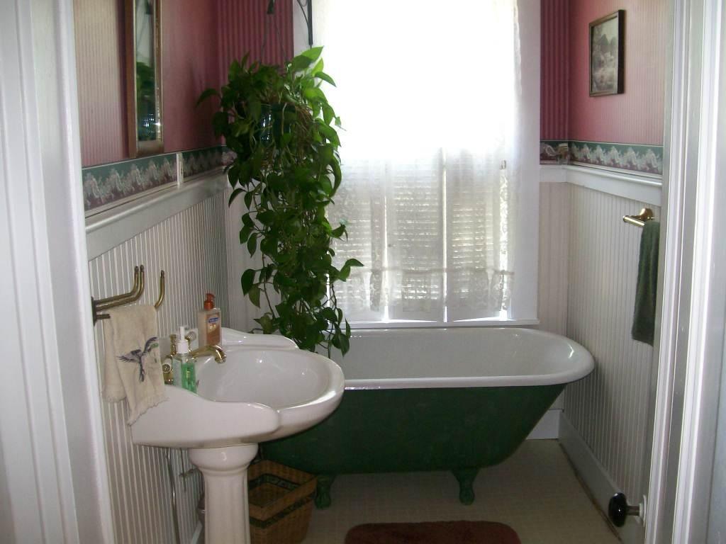 141 Ferry Road Saco, ME 04072 - Photo 16 of 31 First floor bathroom