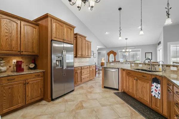 $749,900 | 12648 County Rd West 00 N South, Russiaville, IN 46979