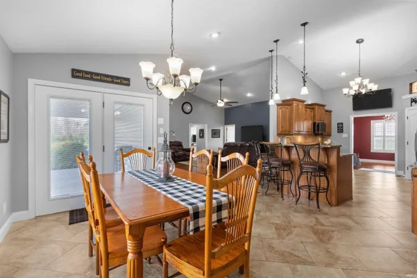 $749,900 | 12648 County Rd West 00 N South, Russiaville, IN 46979