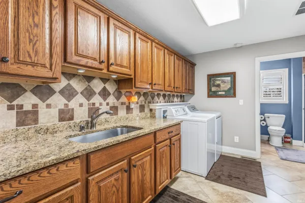 $749,900 | 12648 County Rd West 00 N South, Russiaville, IN 46979