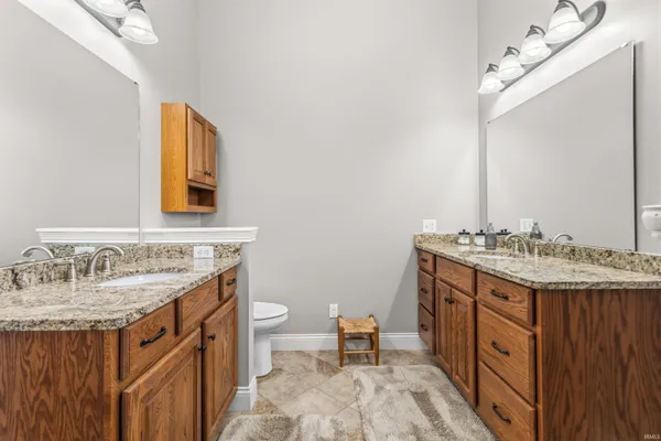 $749,900 | 12648 County Rd West 00 N South, Russiaville, IN 46979