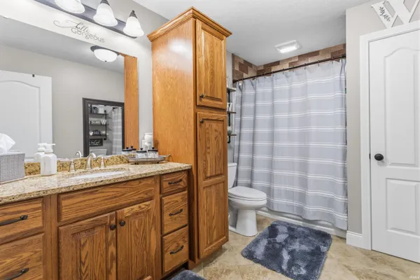 $749,900 | 12648 County Rd West 00 N South, Russiaville, IN 46979