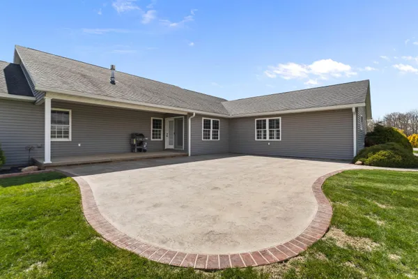 $749,900 | 12648 County Rd West 00 N South, Russiaville, IN 46979