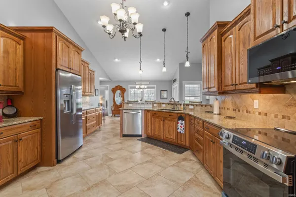 $749,900 | 12648 County Rd West 00 N South, Russiaville, IN 46979