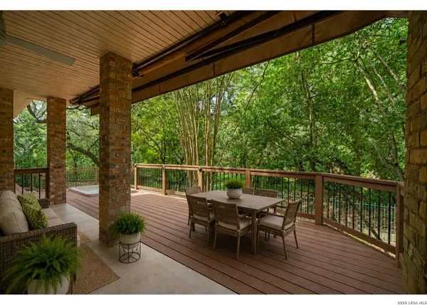 $450,000 | 2917 Bent Tree Drive, Schertz, TX 78154