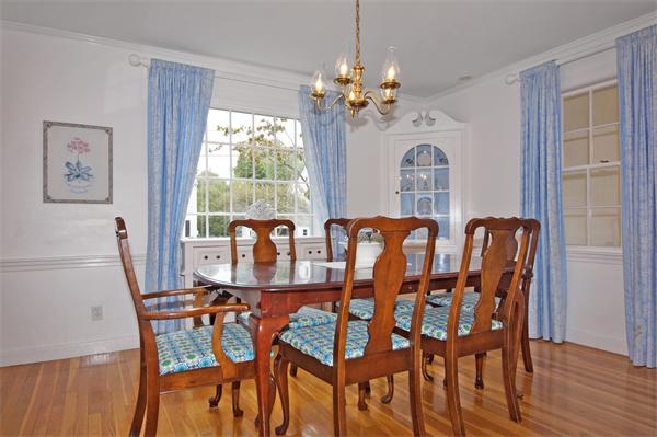 29 Longfellow Road Needham, MA 02494 - Photo 4 of 17 Gallery Image 4