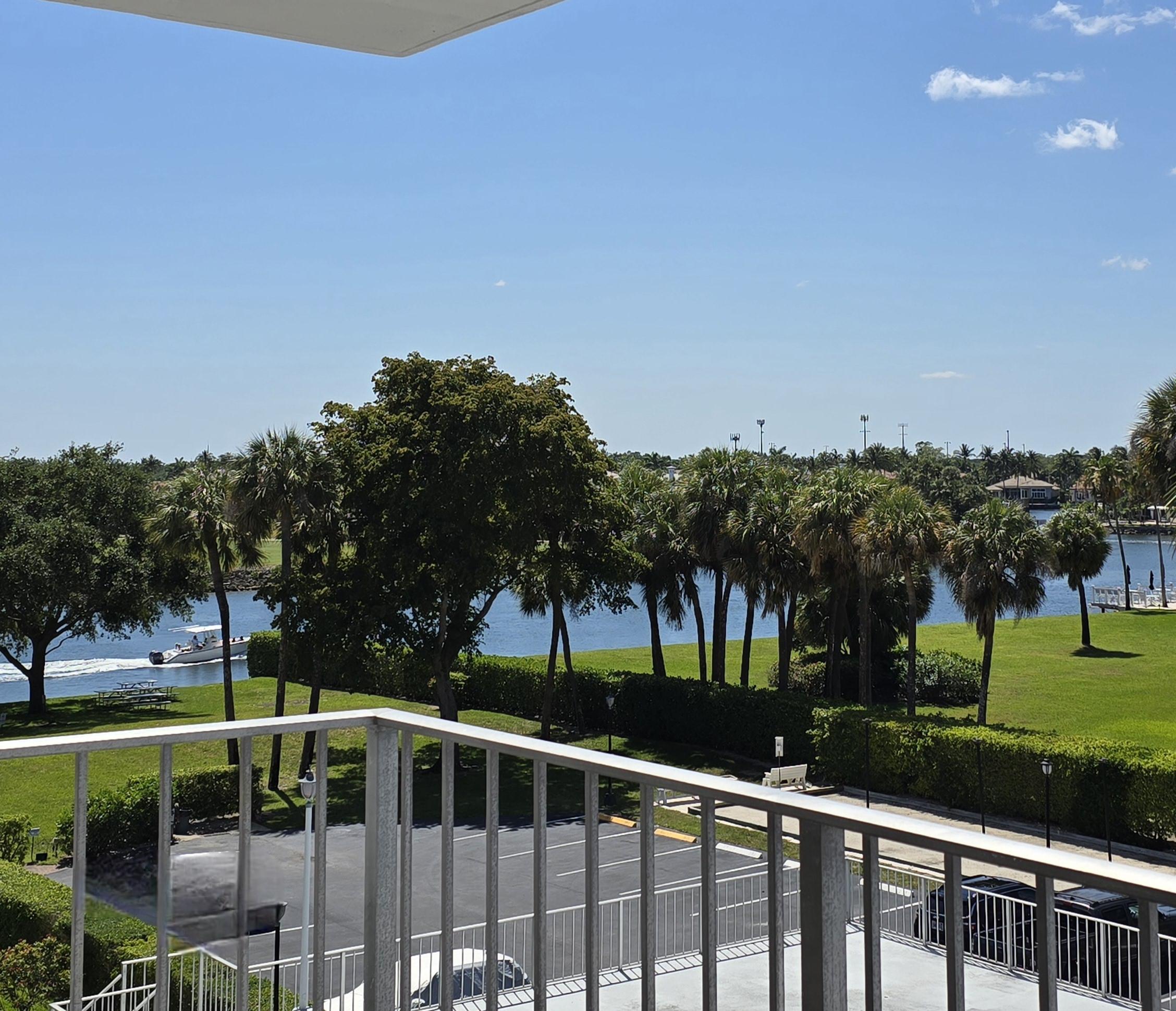 336 Golfview Road, Unit 406 North Palm Beach, FL 33408 - Photo 4 of 34 Gorgeous Intracoastal views!