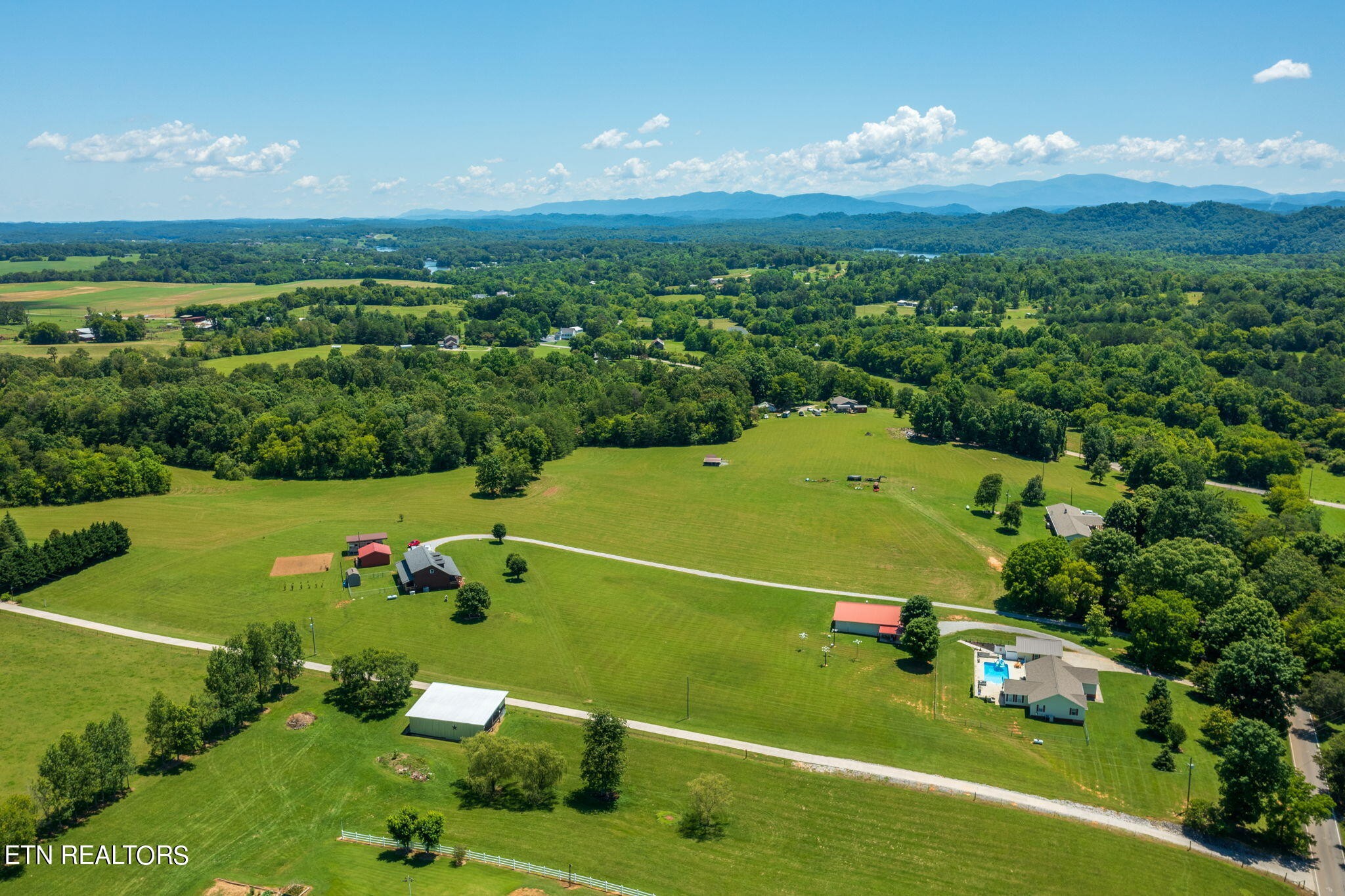 433 Brakebill School Road Madisonville, TN 37354 - Photo 56 of 60 a view of a city