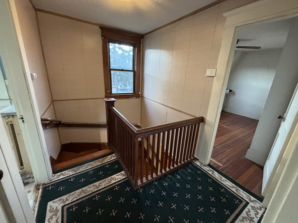 88 Dunmoreland Street Springfield, MA 01109 - Photo 11 of 29