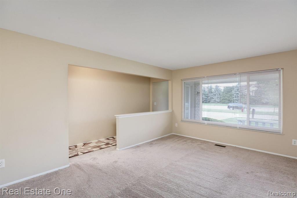 36733 West Seven Mile Road Livonia, MI 48152 - Photo 3 of 28