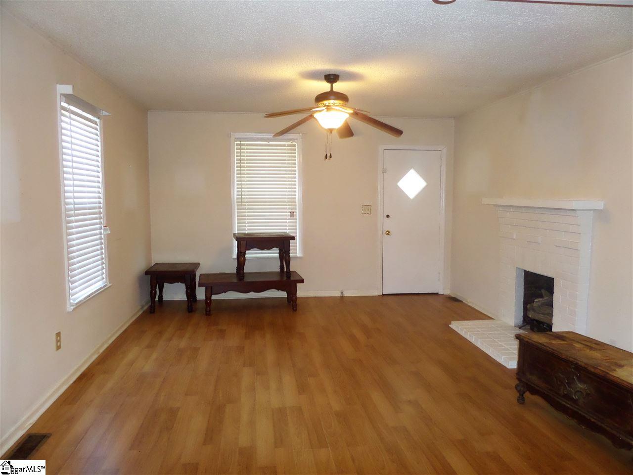 702 South Line Street Greer, SC 29651 - Photo 2 of 16 Gallery Image 2