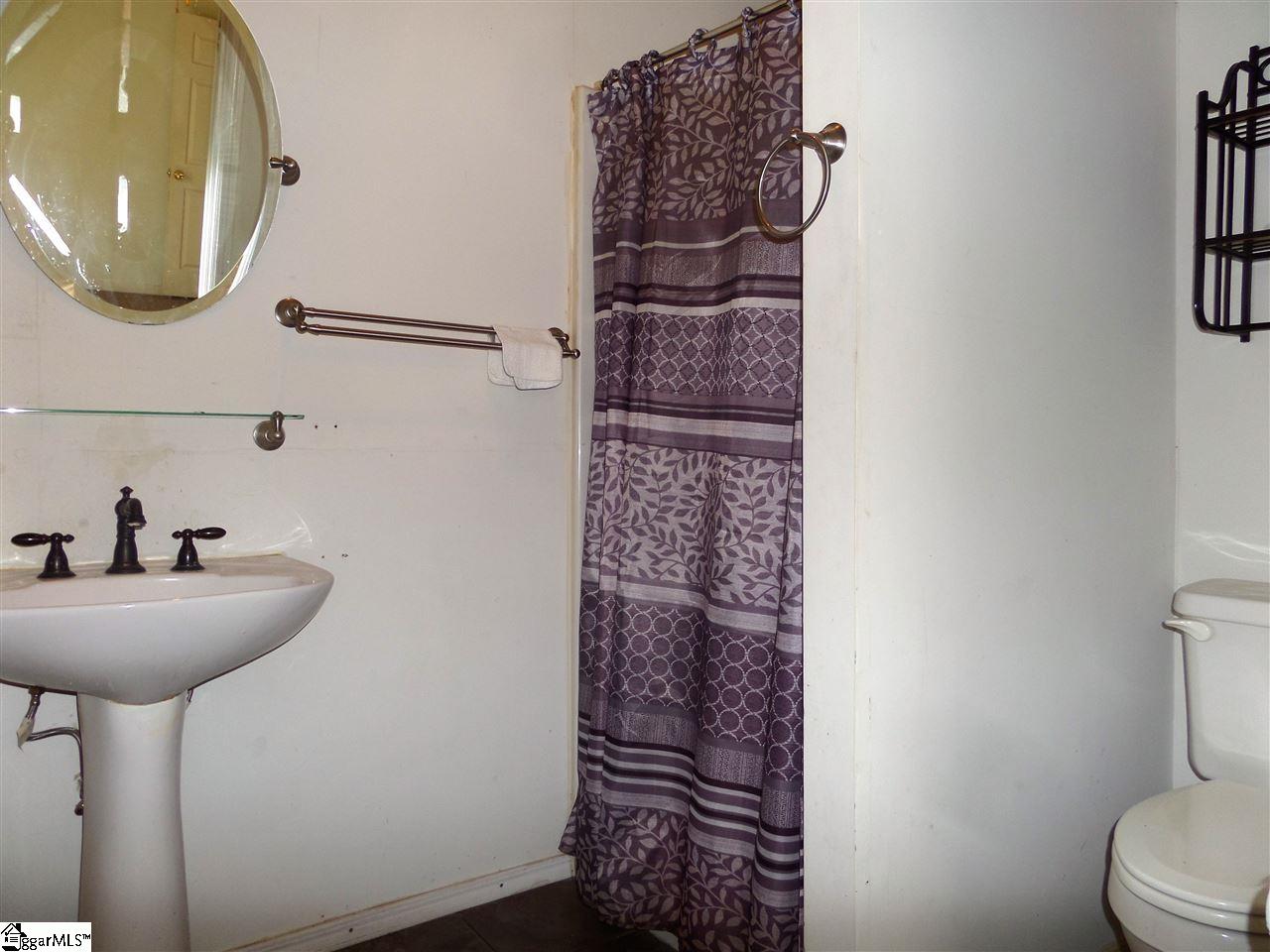 702 South Line Street Greer, SC 29651 - Photo 12 of 16 Gallery Image 12