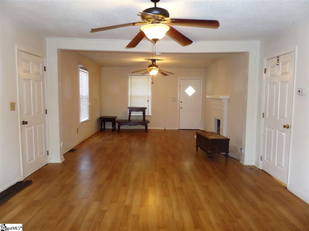 702 South Line Street Greer, SC 29651 - Photo 3 of 16 Gallery Image 3