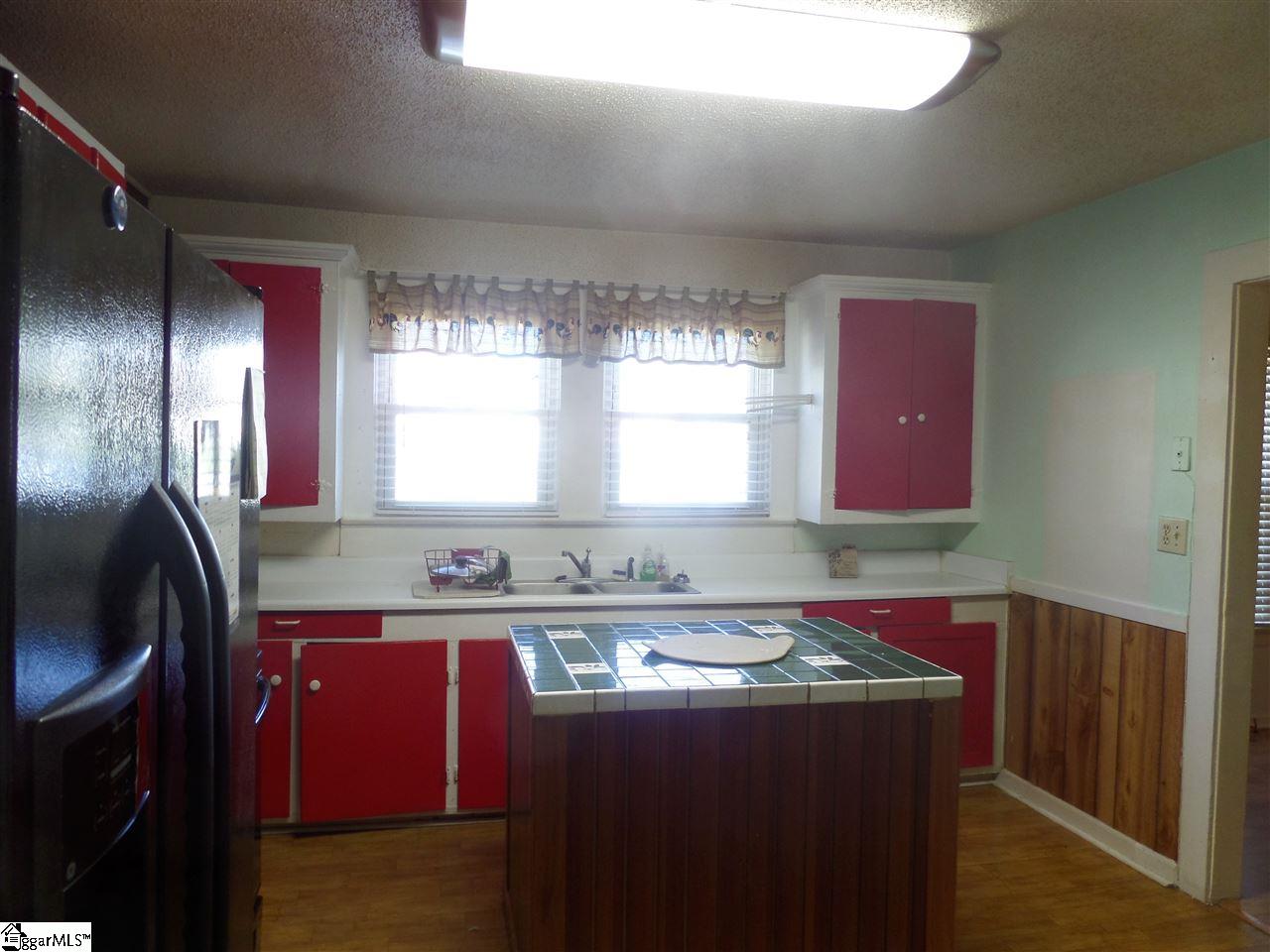 702 South Line Street Greer, SC 29651 - Photo 6 of 16 Gallery Image 6