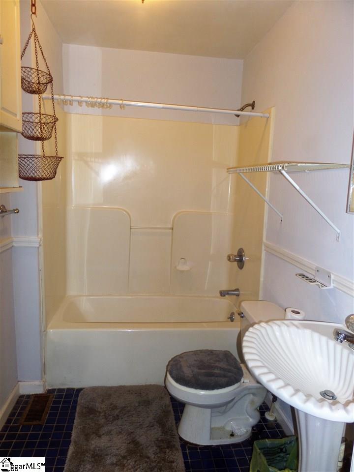 702 South Line Street Greer, SC 29651 - Photo 7 of 16 Gallery Image 7