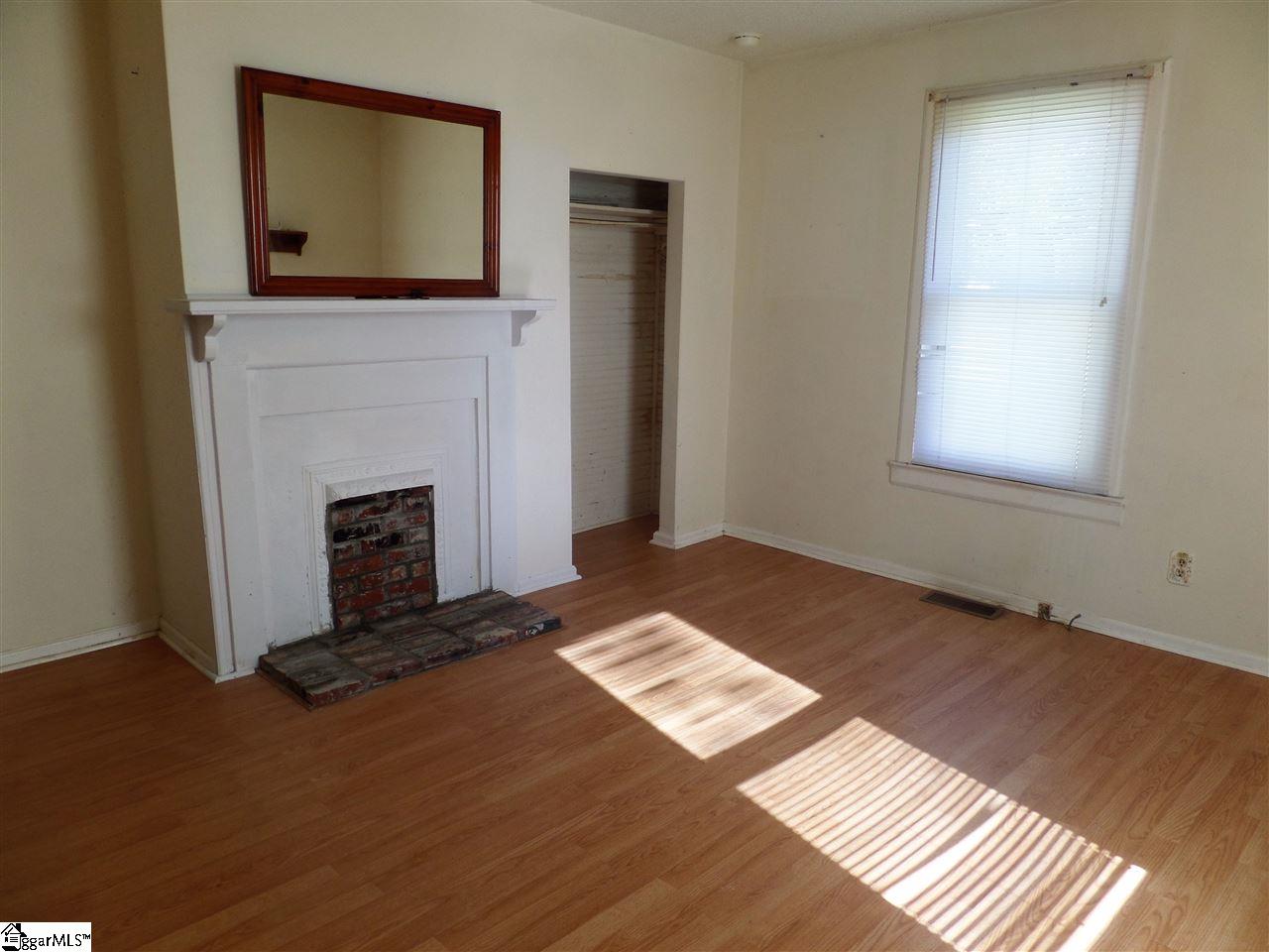 702 South Line Street Greer, SC 29651 - Photo 9 of 16 Gallery Image 9