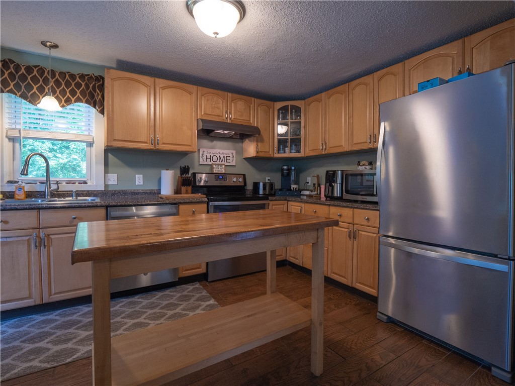 1101 Danielson Pike Scituate, RI 02857 - Photo 6 of 30