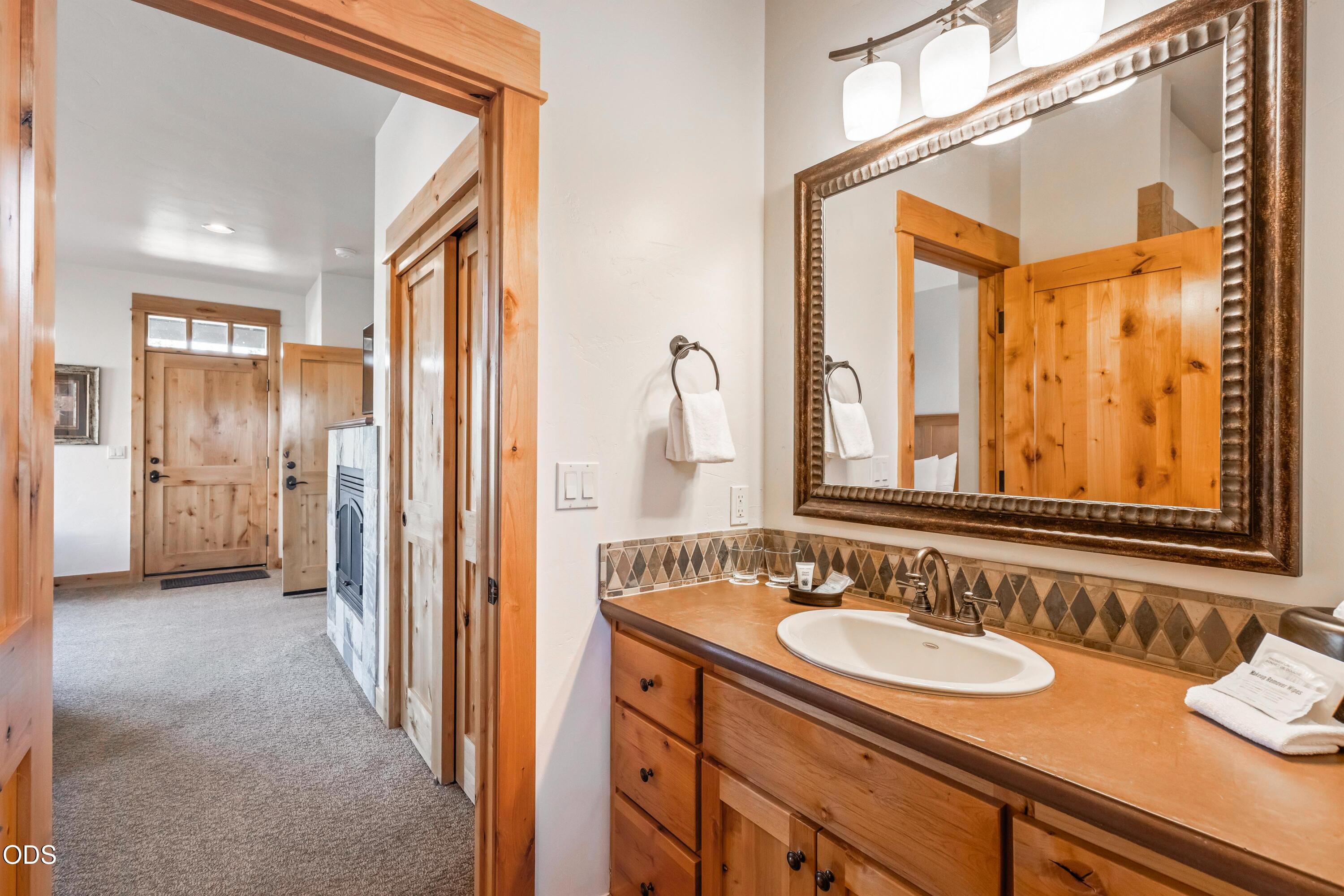 16792 South W Brasada Ranch Road, Unit CABIN 40 Powell Butte, OR 97753 - Photo 33 of 47
