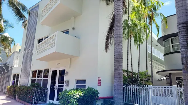$2,000 | 524 Washington Avenue, Unit 213, Miami Beach, FL 33139