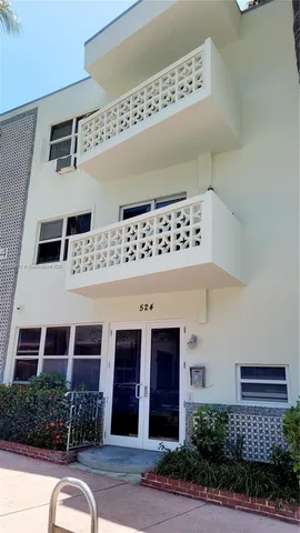 $2,000 | 524 Washington Avenue, Unit 213, Miami Beach, FL 33139