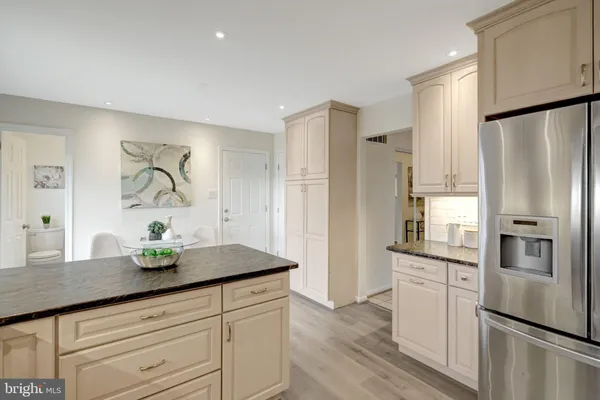 $885,000 | 7627 Luton Place, Alexandria, VA 22315