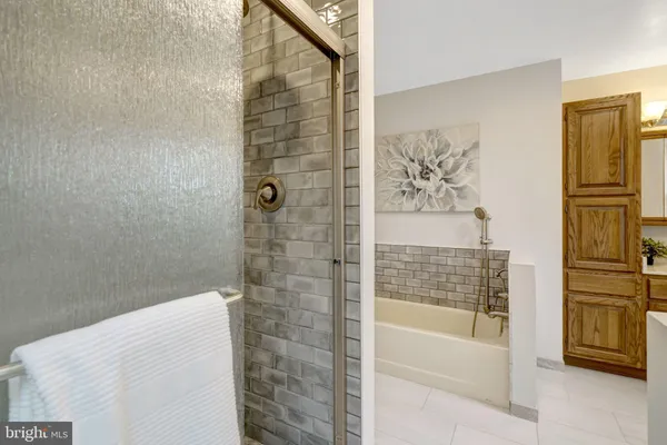 $885,000 | 7627 Luton Place, Alexandria, VA 22315